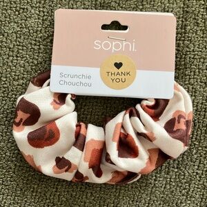 🌺 Cheetah Print Scrunchie
